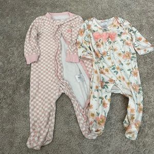 🎊Baby Items SALE! 🎊 Bundle of 2 sleepers. Size 9m